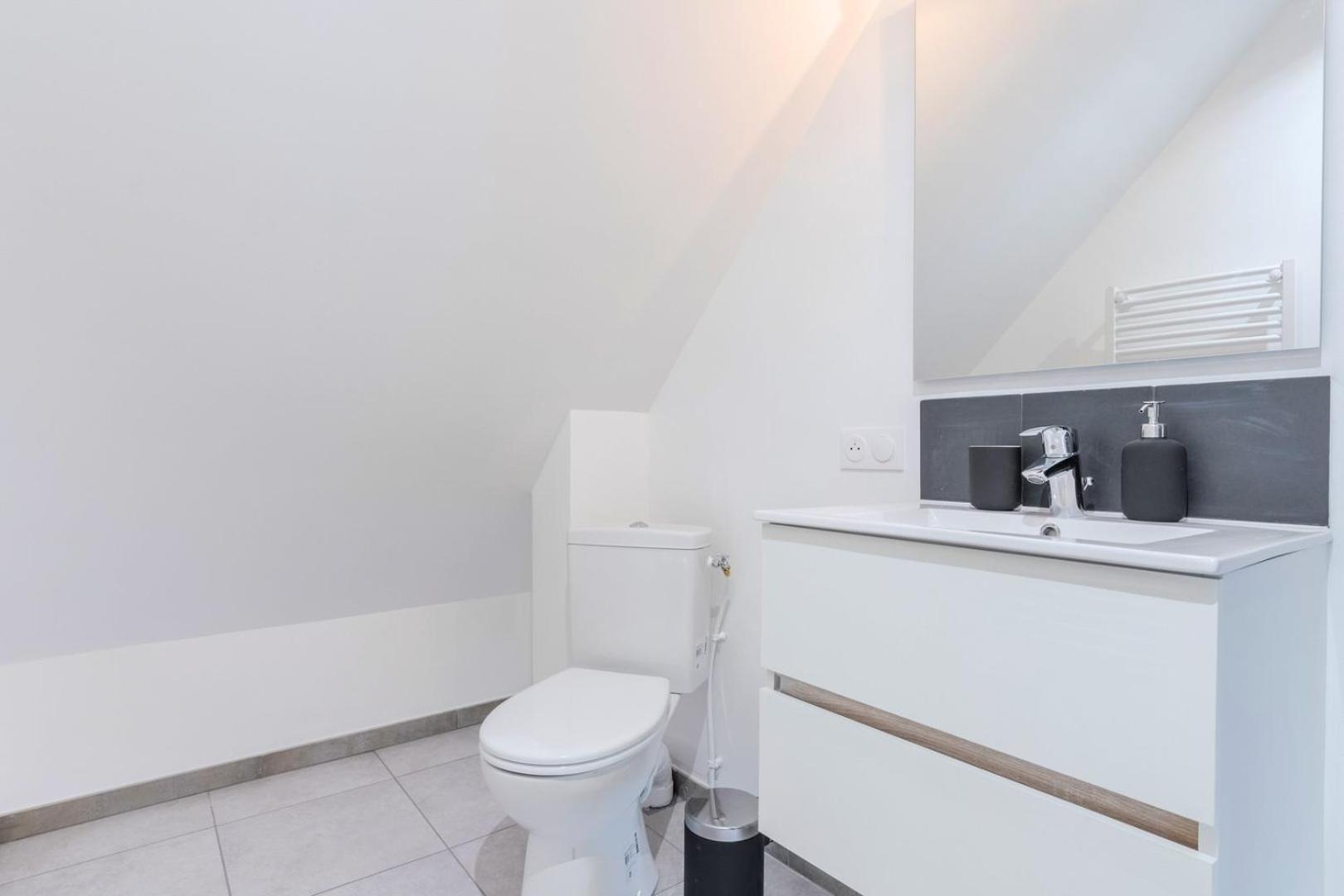 Bright 3-Bedroom 2-Bathroom Flat Lille Exterior foto